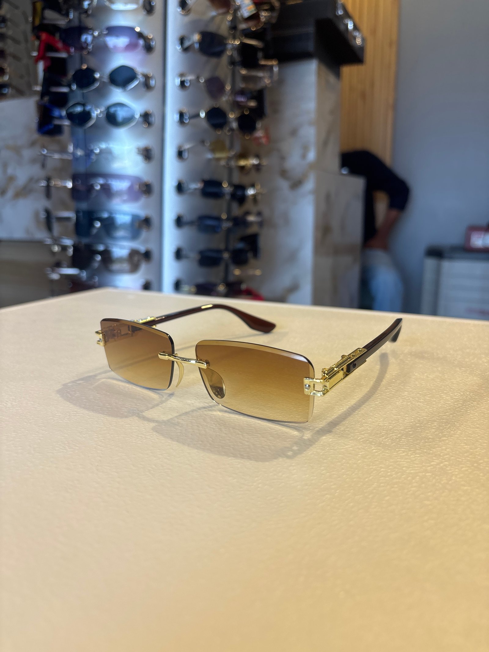 Aviator Sunglasses for Men with Gradient Brown Lenses